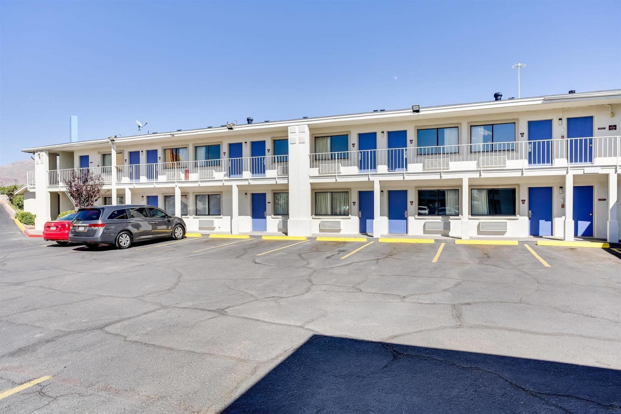 Motel 6-El Paso, Tx - West Exterior photo