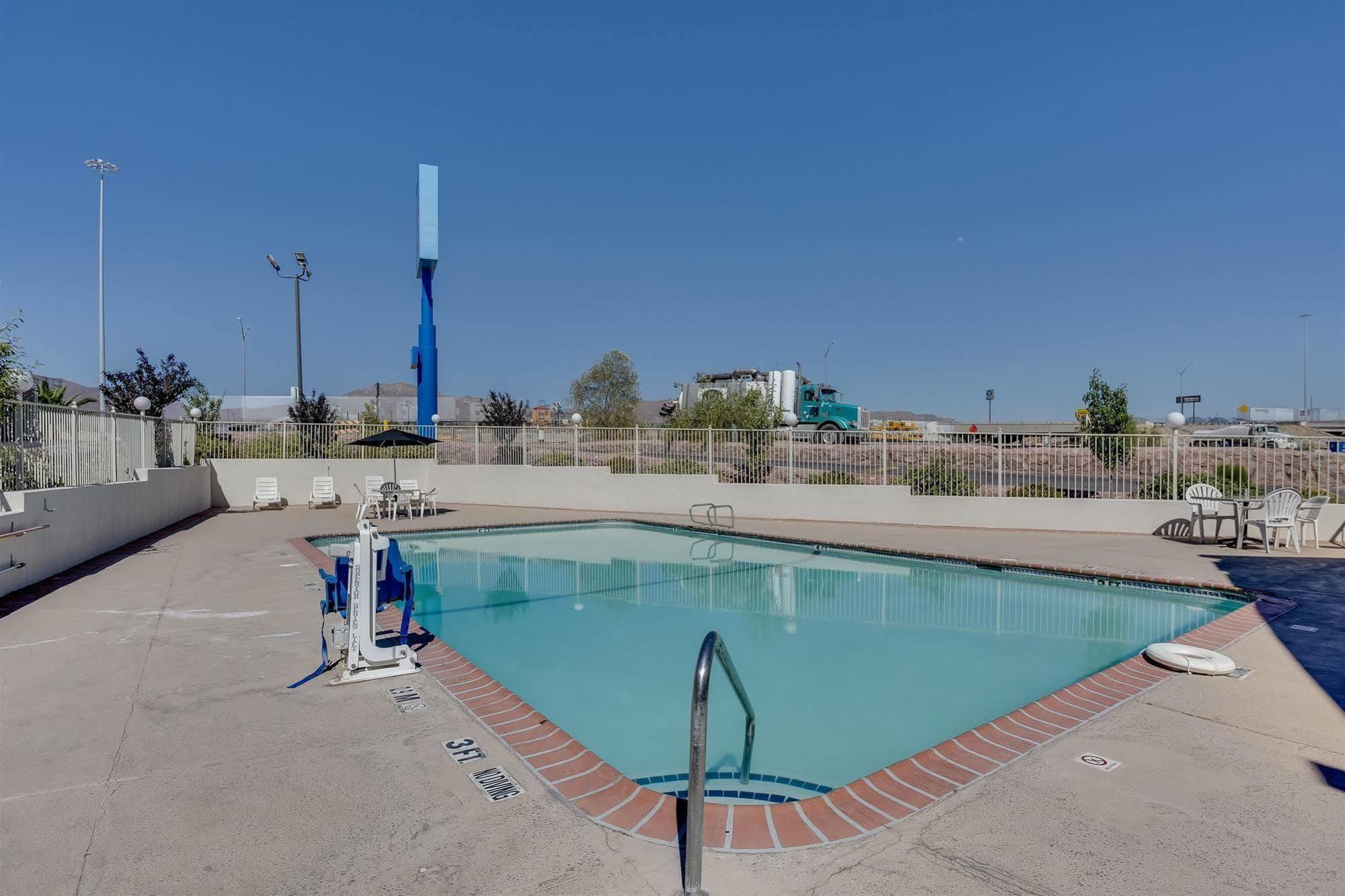 Motel 6-El Paso, Tx - West Exterior photo